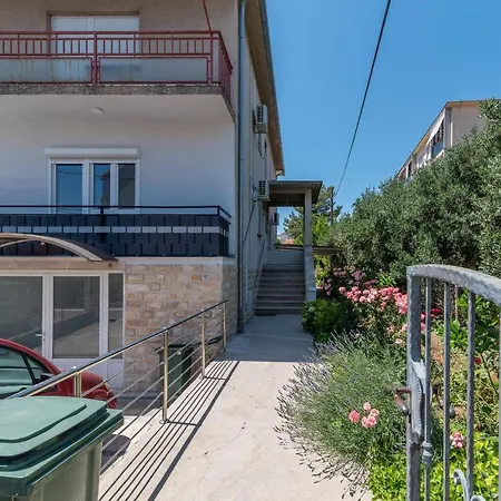 Galeb Apartment *